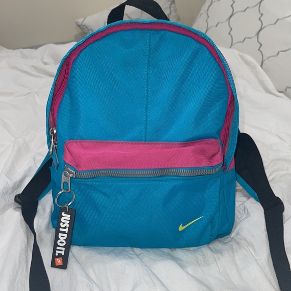 Nike Handbags - 💙💗NIKE MINI BACKPACK💗💙